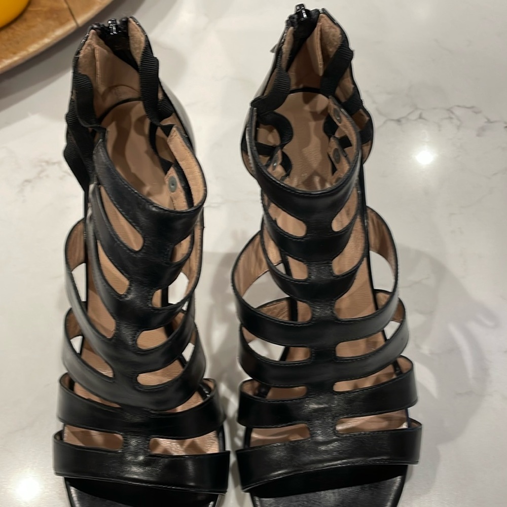 STEWART WEITZMAN Black Leather Outing Strappy Cage